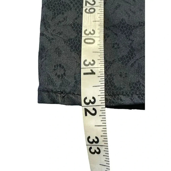 Rock & Republic Women’s Size 8 M Berlin Lace Pattern Skinny Jeans‎ - Picture 6 of 6